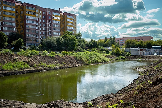 В Курске в сквере на улице Студенческой начали формировать береговую линию