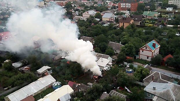 В Воронеже крупный пожар сняли на видео с высоты птичьего полёта