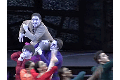 Квазимодо без горба и особая техника – главную премьеру сезона представили в НОВАТе