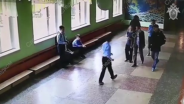 Избиение школьника отцом ученика попало на видео