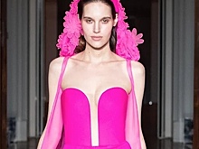 Комбинезон с объемными цветами, блузы цвета неба и Хромченко среди гостей: смотрим показ Yanina Couture