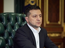 Зеленский попросил судей КС отправиться на отдых