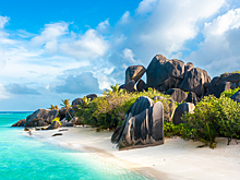 Куда поехать в отпуск: самые лучшие пляжи 2025 года