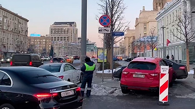 Девушка пострадала при массовом ДТП в Москве