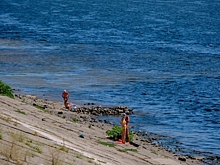 Купальный сезон в Камышине подходит к концу из-за «цветения» воды