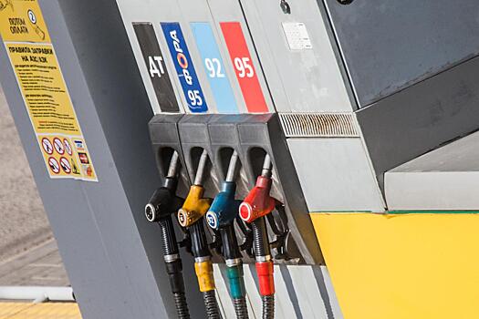 Свои законы: зачем правительство лишает россиян дешёвого топлива