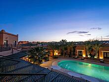 Туриста нашли бездыханным в бассейне роскошного отеля в Африке