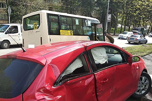 В Кисловодске шесть человек пострадали в ДТП с маршруткой