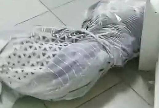 Опубликованы кадры издевательства над пенсионером в российском пансионате