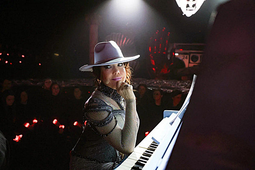 Азиза впервые прокомментировала скандал на «Суперстаре»