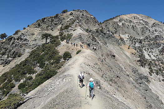 Трое туристов найдены мертвыми на горе незадолго до нового года