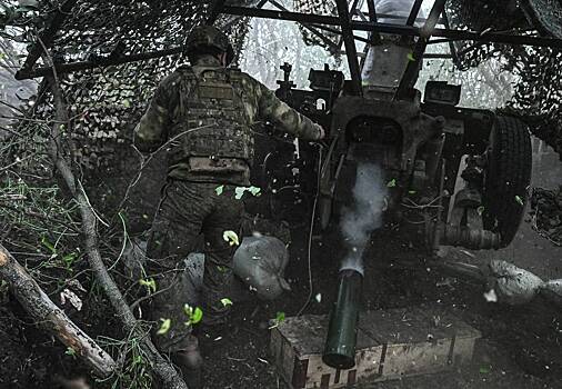 Три российских бойца спасли гаубицу от дронов ВСУ