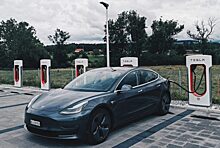 Маск назвал виновников задержки поставок Tesla