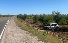 В Волгоградском региона в кювет слетел субкомпактвэн: погибли водитель и пассажир