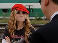 Куда пропала и как выглядит близняшка Олсен Мэри-Кейт