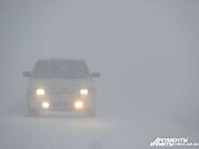 В Омске устраняют последствия внезапного снегопада
