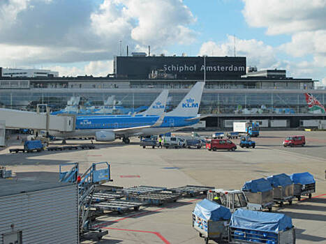 В амстердамском аэропорту столкнулись два самолета