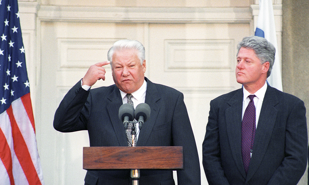 Ястржембский ответил на слова Клинтона о его беседе с Ельциным по НАТО