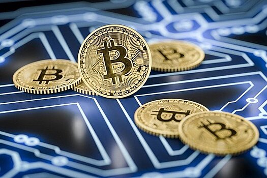 Стоимость биткоина упала на семь процентов
