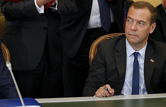 Медведев продлил программу льготного автокредитования