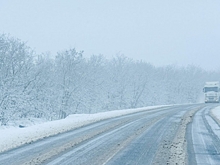 В Волгоградской области возникла пробка из фур во время снегопада