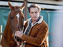 «Конь изабелловой масти»: как на съемочной площадке нового фильма «смешались вместе кони, люди»