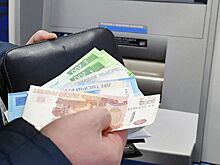 Мишустин поручил увеличить зарплаты бюджетникам с 1 октября