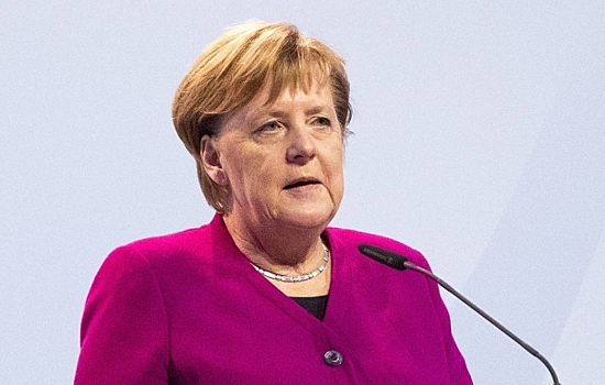 Меркель пригрозила расширить санкции против России