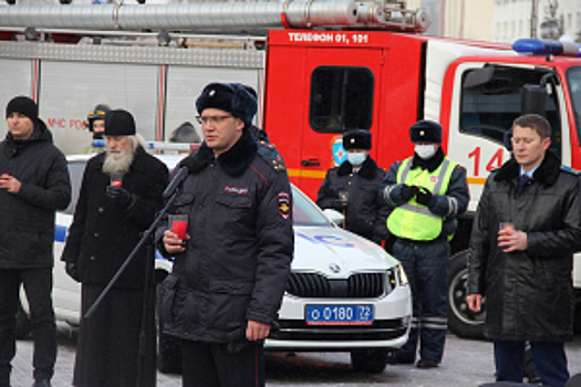 В Тюмени полицейские развернули инсталляцию в память о погибших на дорогах
