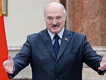 Лукашенко строит мост между Востоком и Западом