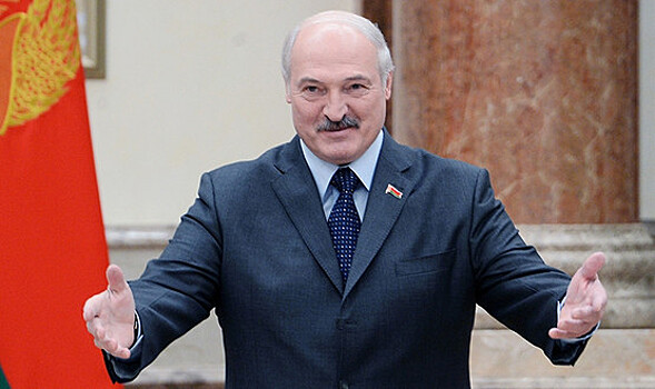 Лукашенко строит мост между Востоком и Западом