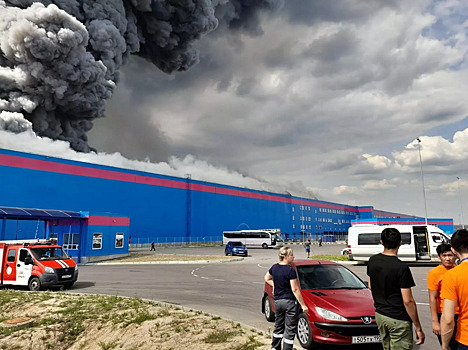 Пожар на складе Ozon потушили спустя сутки
