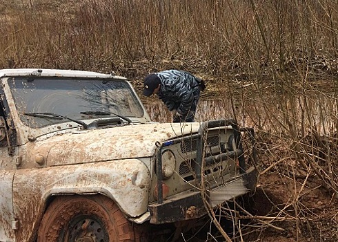 В Нижегородской области обнаружили машину с телами троих рыбаков