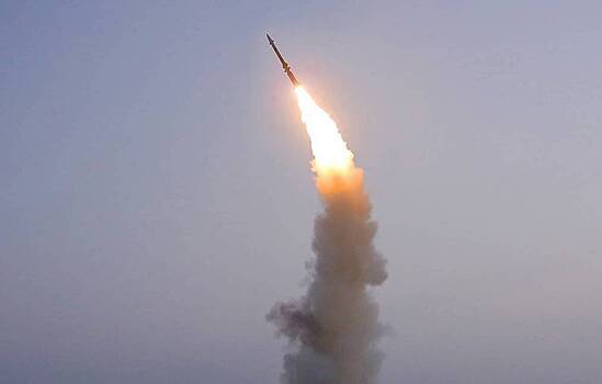 КНДР запустила вторую ракету в сторону Японского моря
