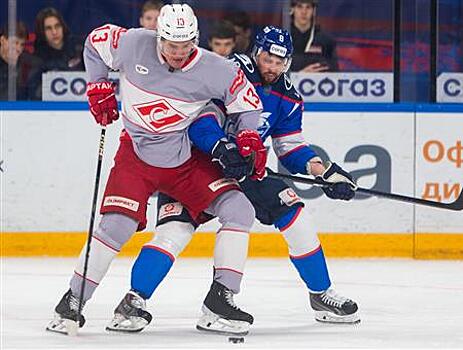 "Лада" на домашнем льду уступила "Спартаку"