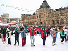 Олимпийская чемпионка провела мастер-класс по фигурному катанию для участников «Московского долголетия»