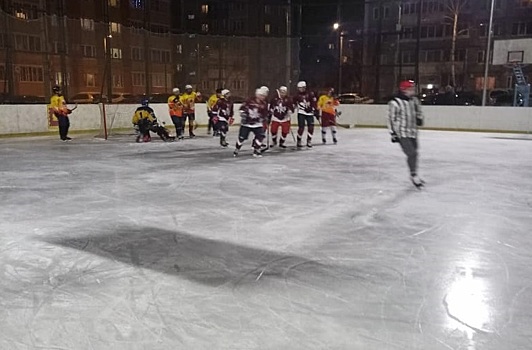 Хоккеисты из Кленовского одержали первую победу в турнире Кубка глав поселений