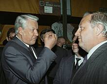 «Это удар по единству России» 30 лет назад Ельцин ликвидировал Уральскую республику. Почему он испугался своих земляков?