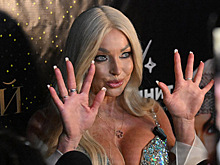 Анастасия Волочкова на Мальдивах сверкнула сочными вишенками