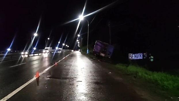 Водители двух грузовиков погибли на трассе М-7 в Володарском районе