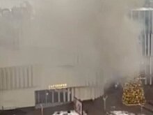 Около 300 человек эвакуировали из ТРЦ "Хорошо" в Москве из-за пожара на крыше