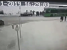 Пьяный водитель врезался в толпу людей на остановке в Полоцке