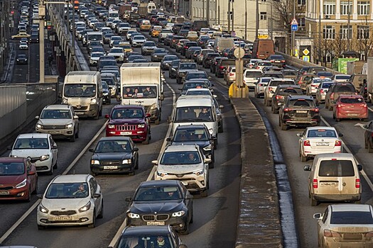 Врач рассказал об опасности долгих автопутешествий