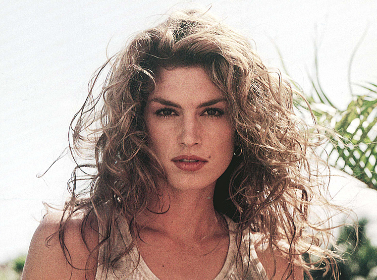 Синди Кроуфорд в фильме Эндрю Сайпса «Честная игра», 1995 год