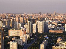 Более 700 крыш жилых домов отремонтируют в Москве до конца года