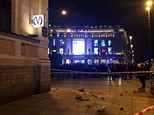 СМИ: в Петербурге на Московском вокзале кусок фасада упал на мужчину