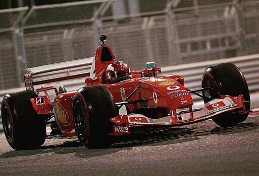 Как быстро проехал Шарль Леклер на чемпионской машине Шумахера в Абу-Даби?