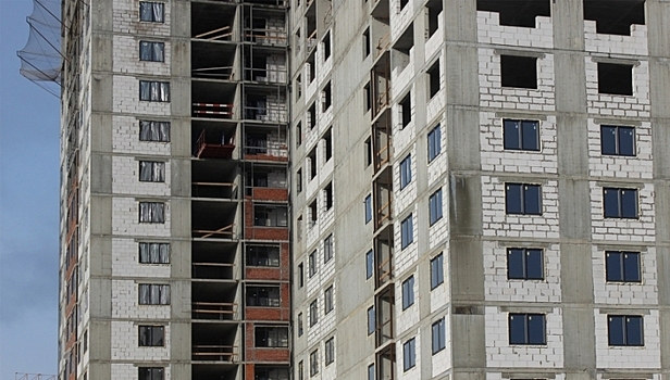 Более 1,5 тысячи домов в России могут не достроить