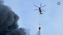 Два вертолета МАЦ вернулись на базу после тушения ландшафтного пожара в подмосковных Луховицах