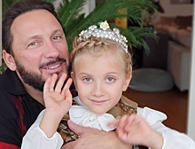 Жена Стаса Михайлова показала, как младшая дочь танцует под песню папы